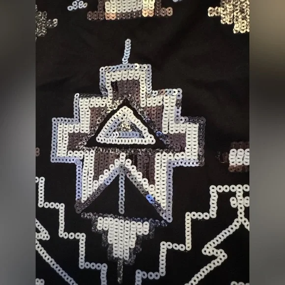 Express Black Sequin Aztec Mini Skirt XSmall NWT - Picture 3 of 5